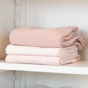 Manta de tricot rosa empolvado - Imagen 2