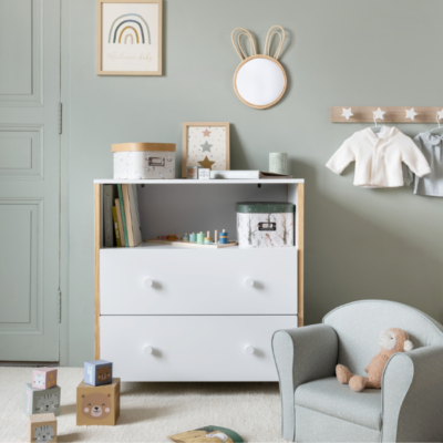 Perchero infantil de madera estrellas blancas - Imagen 4