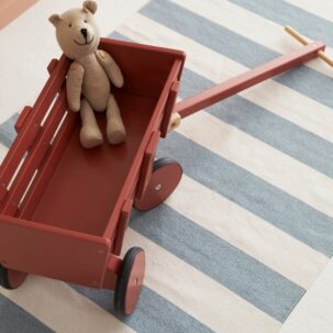 Vagoneta rojo oscuro CARL LARSSON - Imagen 4