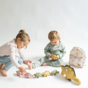 Peluche con sonajero "Wild Dinos" rosa - Imagen 3