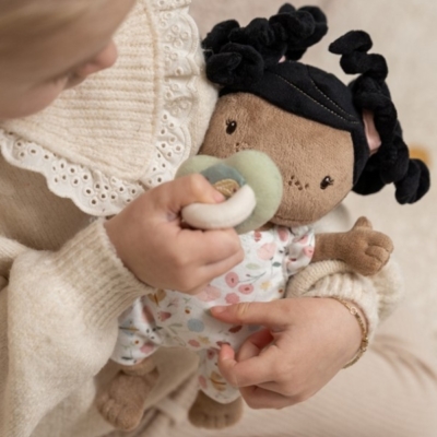 Bebé Evi con canastilla y accesorios - Imagen 7