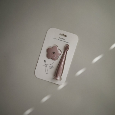 Cepillo de dientes didáctico Mushie Flower Soft Lilac - Imagen 4