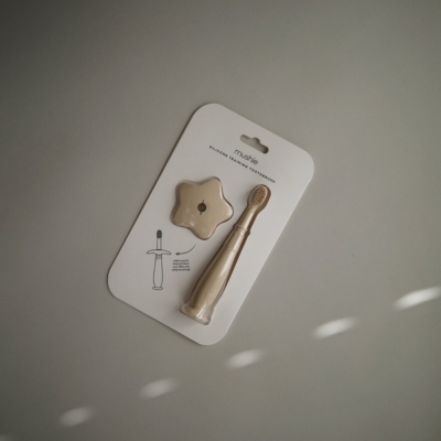 Cepillo de dientes didáctico Mushie Star Shifting Sand - Imagen 5