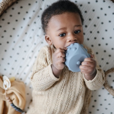 Pack de dos dados mordedor Mushie Tradewinds+Stone - Imagen 3