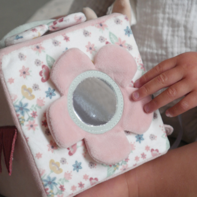 Cubo de actividades Rabbit Garden - Imagen 9