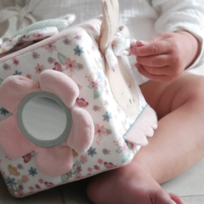 Cubo de actividades Rabbit Garden - Imagen 7