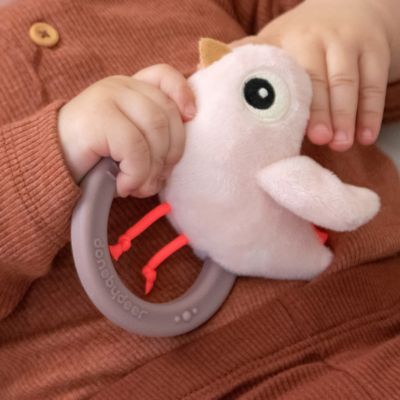 Sonajero con mordedor Birdie rosa - Imagen 2