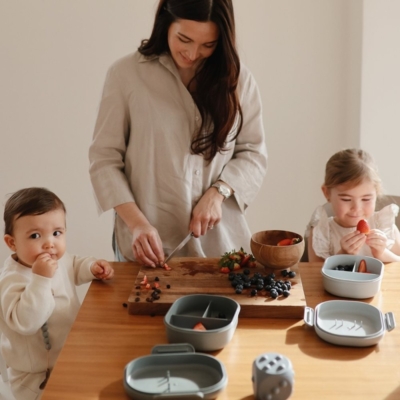 Caja de almuerzo Mushie  solid sage - Imagen 2