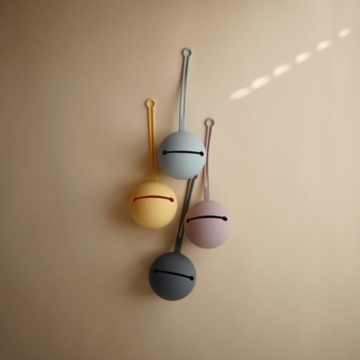 Funda chupete Mushie solid daffodil - Imagen 3