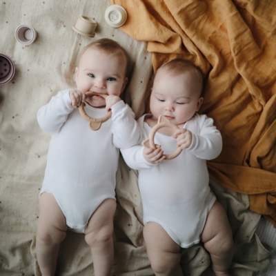 Mordedor silicona Mushie cat stone - Imagen 3