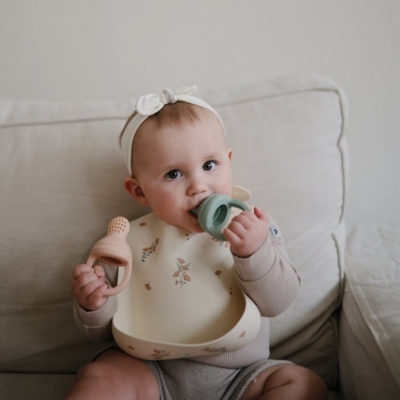 Pack 2 alimentadores silicona Mushie solid cambridge blue - Imagen 2