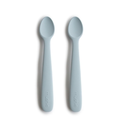 Pack dos cucharas Mushie solid powder blue