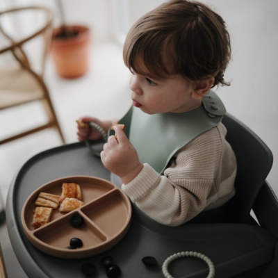 Plato ventosa-compartimentos Mushie solid cloudy mauve - Imagen 3