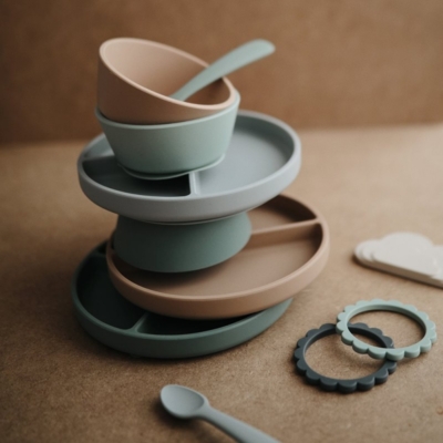 Plato ventosa-compartimentos Mushie solid stone - Imagen 4