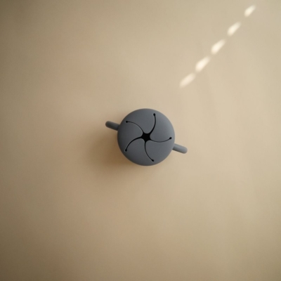 Taza para snack silicona solid tradewinds 8.5x8.5x14.5 cm - Imagen 2