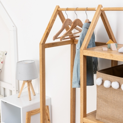 Pack de 4 perchas infantiles de madera natural - Imagen 2