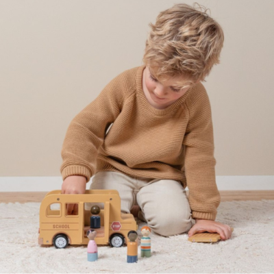 Bus escolar con muñecos - Imagen 3