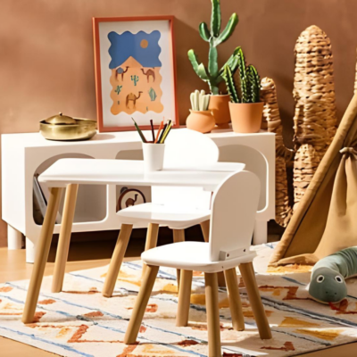 Set mesa con dos sillas infantiles madera natural - Imagen 2