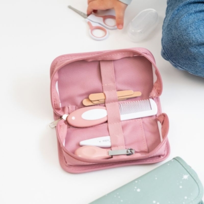 Estuche 7 piezas de aseo para bebé rosa - Imagen 2