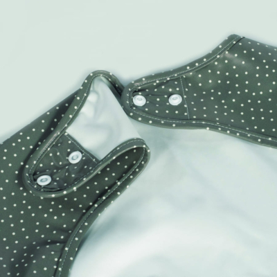 Babero con mangas Poppy Musgo - Imagen 3