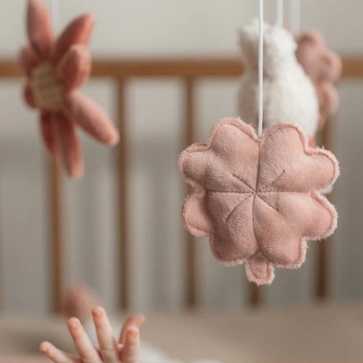 Móvil musical Miffy lucky blossom - Imagen 7