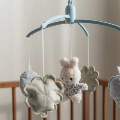 Móvil musical Miffy lucky leaves - Imagen 6