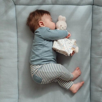 Doudou Miffy lucky leaves - Imagen 2