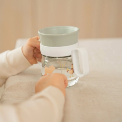 Vaso antiderrame 360 con asas Pequeña granja - Imagen 5