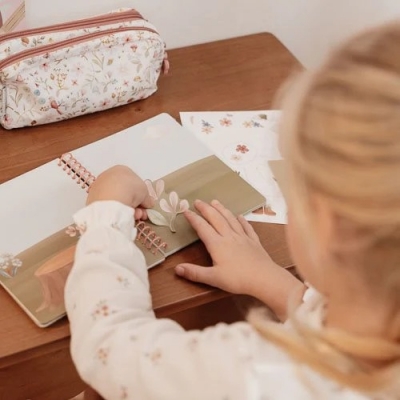 Libro viste a Rosa Fairy Garden - Imagen 2