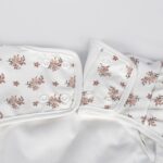 Babero con mangas Botton Flores - Imagen 6