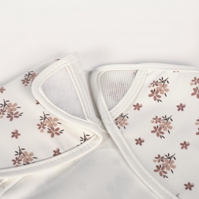 Babero impermeable Botton Flores - Imagen 5